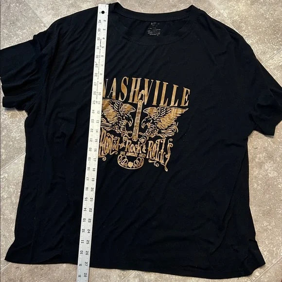 SHEIN Black and Gold Nashville Tee - Picture 4 of 4